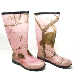 pink camo rubber boots